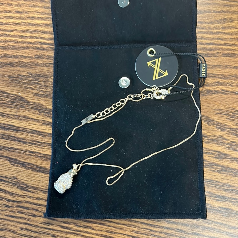 NWT Stephanie Taylor necklace